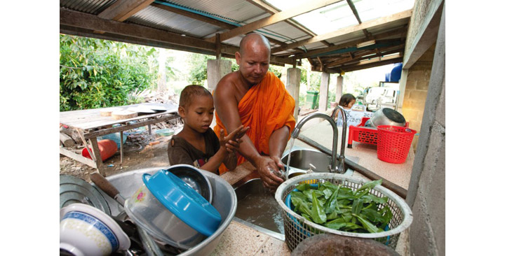 栄養改善や知識の普及で病気にならない社会を