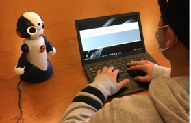 ロボットでもCGでも2者に褒められると運動技能の習得が促進される