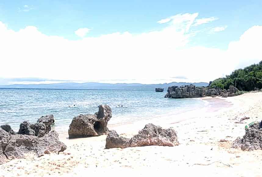 沖縄県古宇利島トケイ浜での夢のひととき:自然と海の魅力