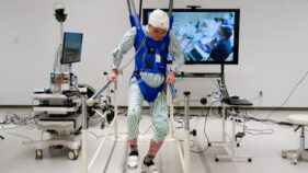 AIを活用したBSI技術が麻痺患者の歩行を可能に (Fudan’s AI Empowered BSI Enables Paralyzed Patients to Walk)